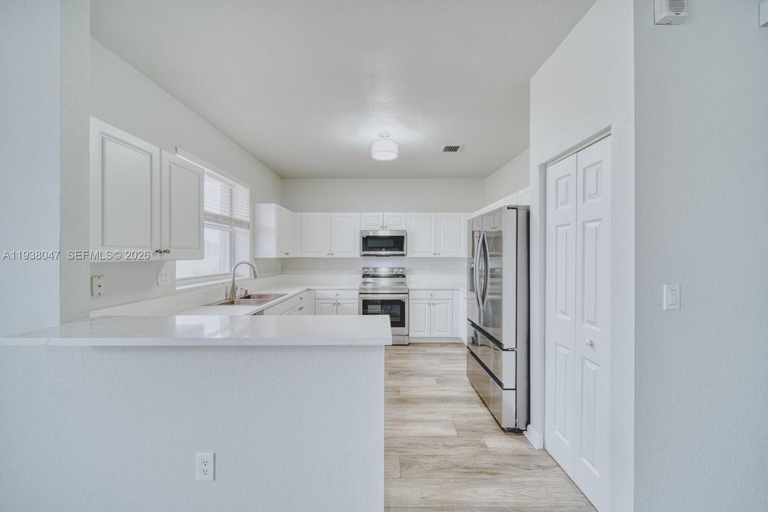 В аренду: $3,500 (4 спален, 2 ванн, 2420 Квадратных фут)