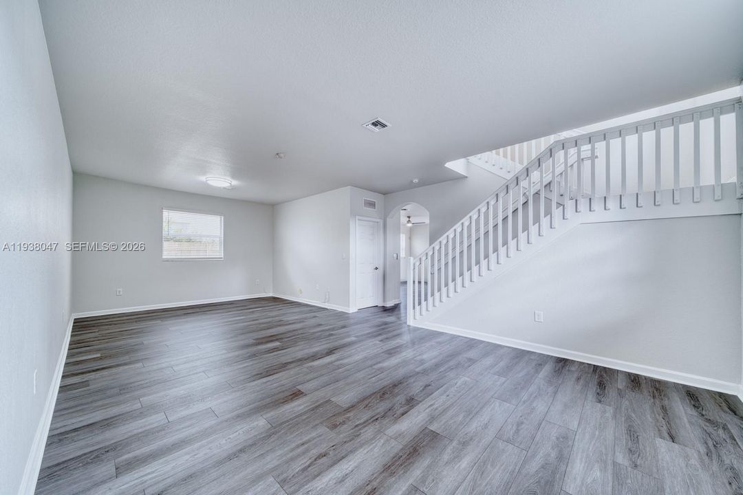 В аренду: $3,500 (4 спален, 2 ванн, 2420 Квадратных фут)