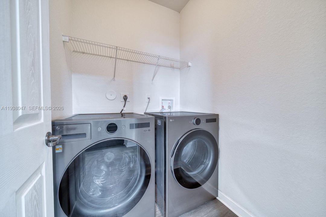 В аренду: $3,500 (4 спален, 2 ванн, 2420 Квадратных фут)