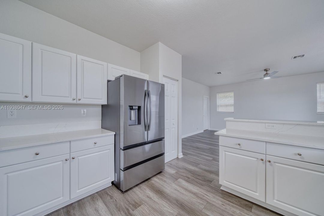 В аренду: $3,500 (4 спален, 2 ванн, 2420 Квадратных фут)