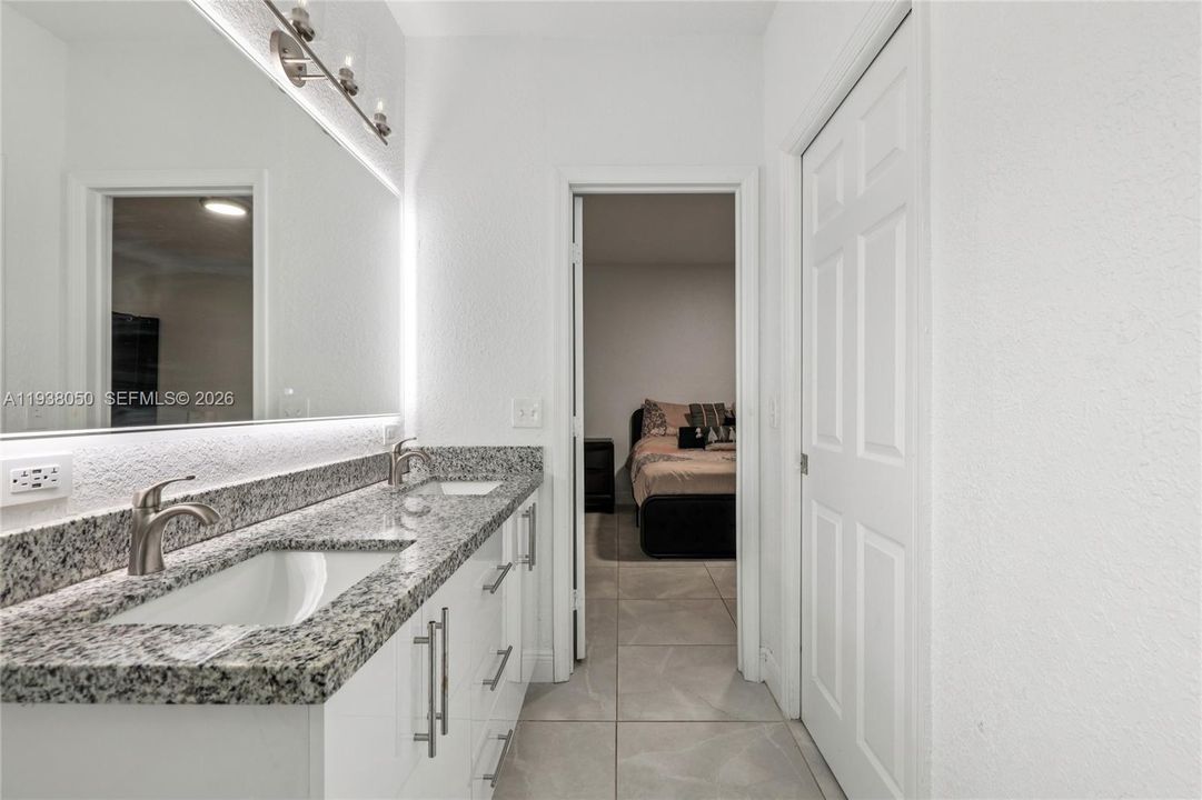 En Venta: $640,000 (3 camas, 2 baños, 1592 Pies cuadrados)