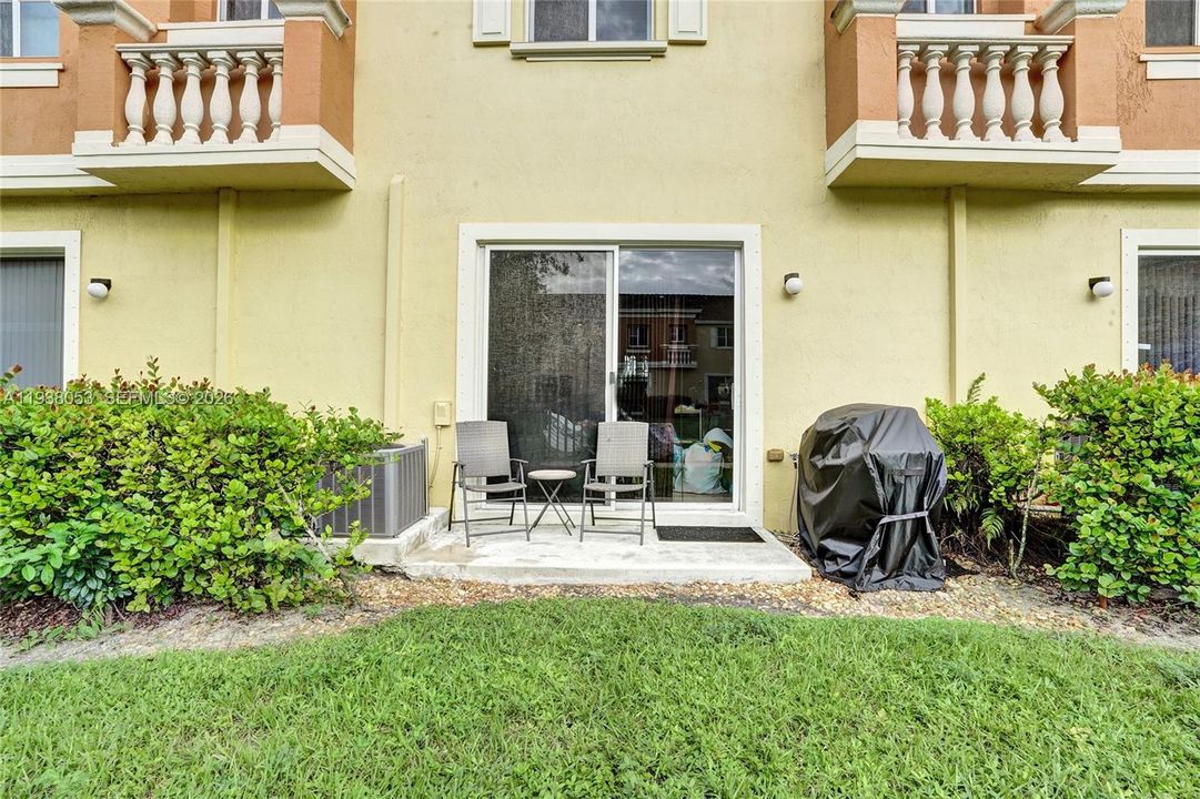 En Venta: $364,800 (2 camas, 2 baños, 1120 Pies cuadrados)