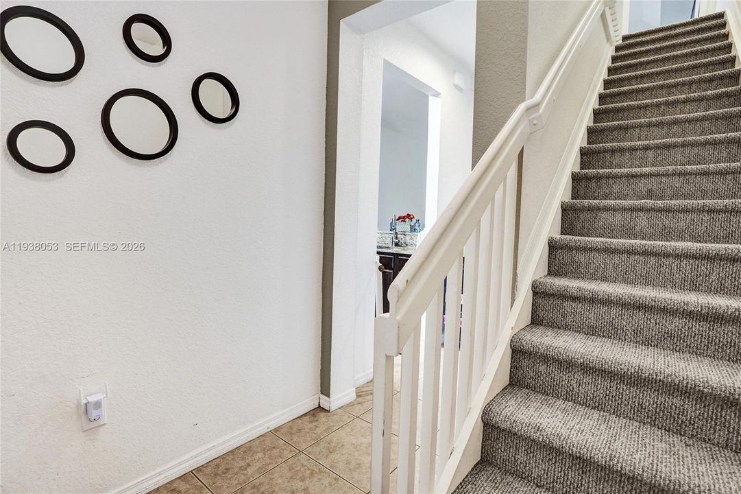 En Venta: $364,800 (2 camas, 2 baños, 1120 Pies cuadrados)