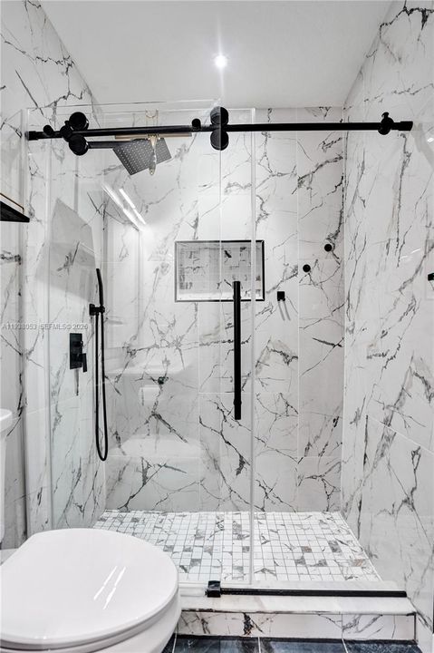 En Venta: $364,800 (2 camas, 2 baños, 1120 Pies cuadrados)