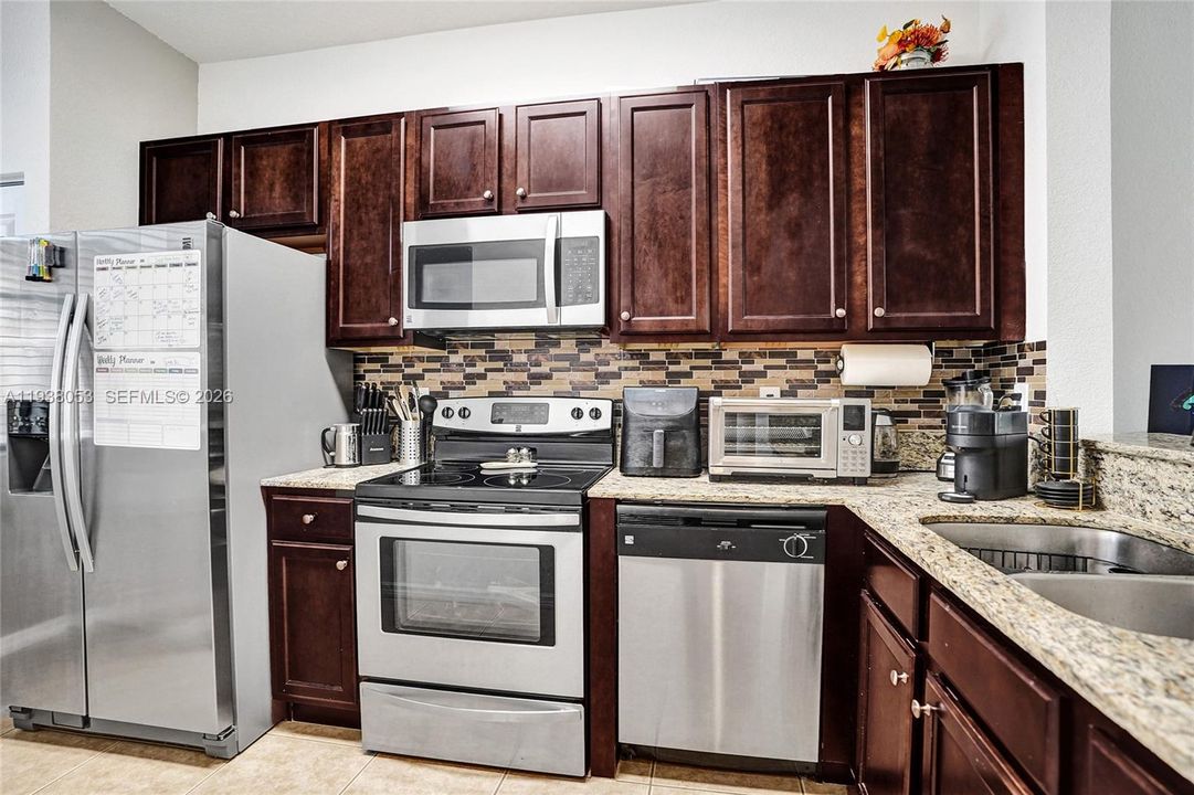 En Venta: $364,800 (2 camas, 2 baños, 1120 Pies cuadrados)