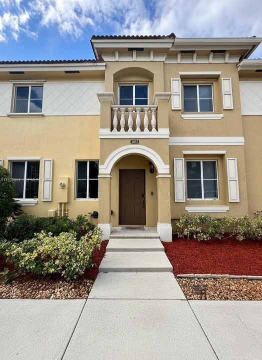 En Venta: $364,800 (2 camas, 2 baños, 1120 Pies cuadrados)