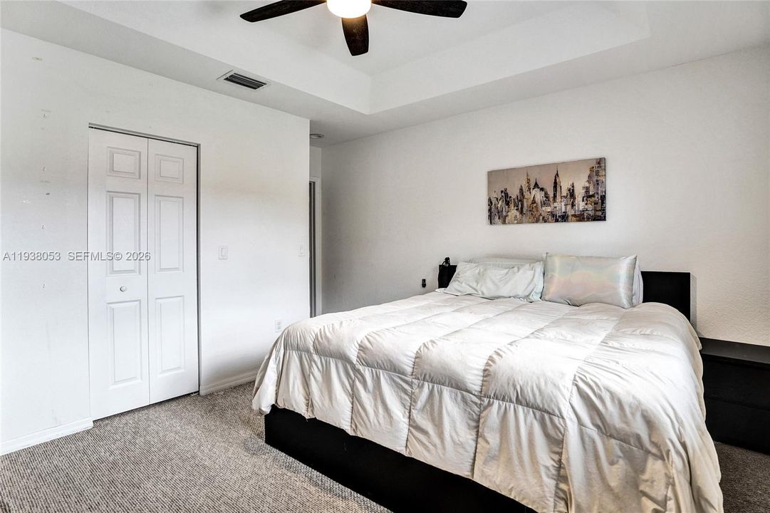 En Venta: $364,800 (2 camas, 2 baños, 1120 Pies cuadrados)