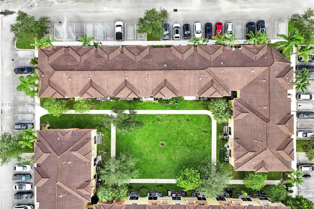 En Venta: $364,800 (2 camas, 2 baños, 1120 Pies cuadrados)