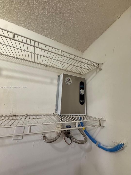 Tankless water heater