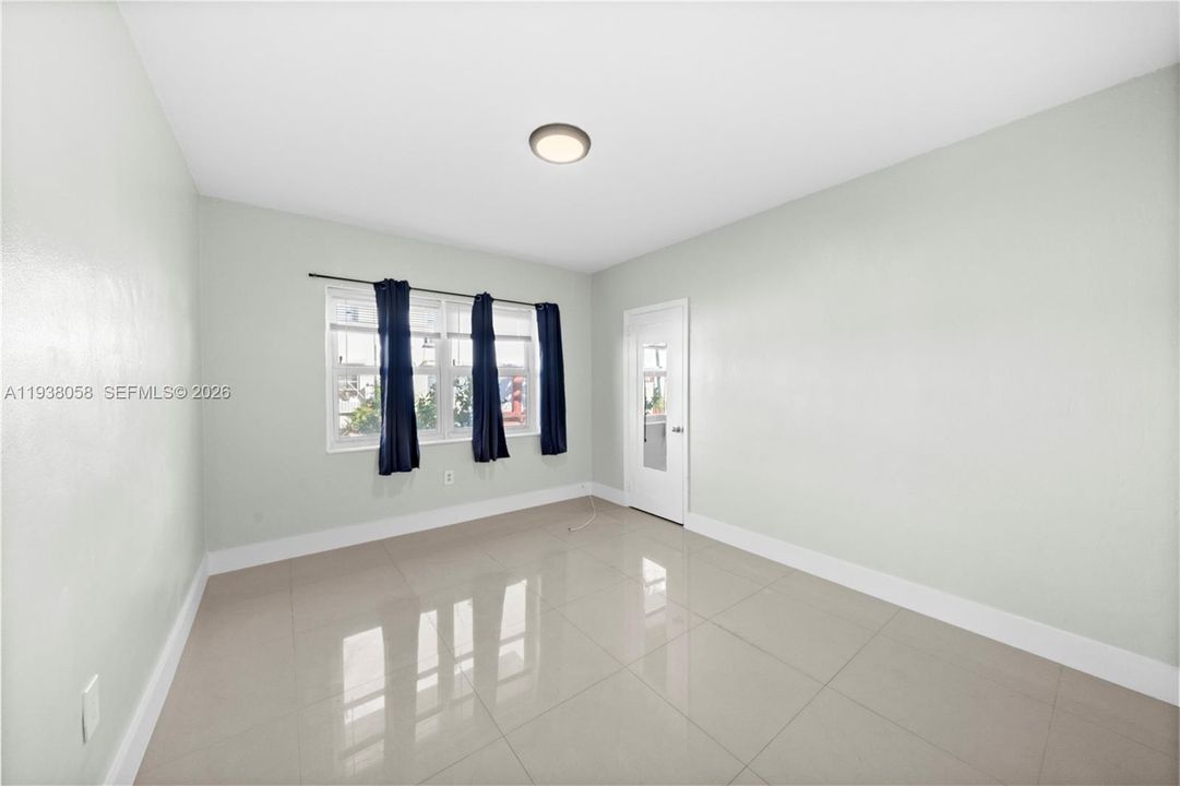 В аренду: $1,900 (1 спален, 1 ванн, 589 Квадратных фут)