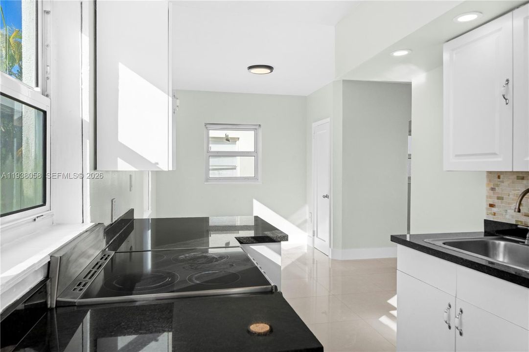 В аренду: $1,900 (1 спален, 1 ванн, 589 Квадратных фут)