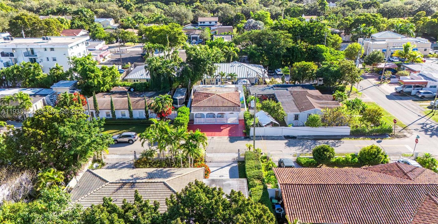 For Sale: $679,999 (3 beds, 2 baths, 1290 Square Feet)
