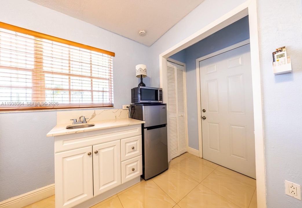 For Sale: $679,999 (3 beds, 2 baths, 1290 Square Feet)