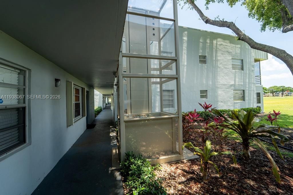 For Sale: $95,000 (1 beds, 1 baths, 760 Square Feet)