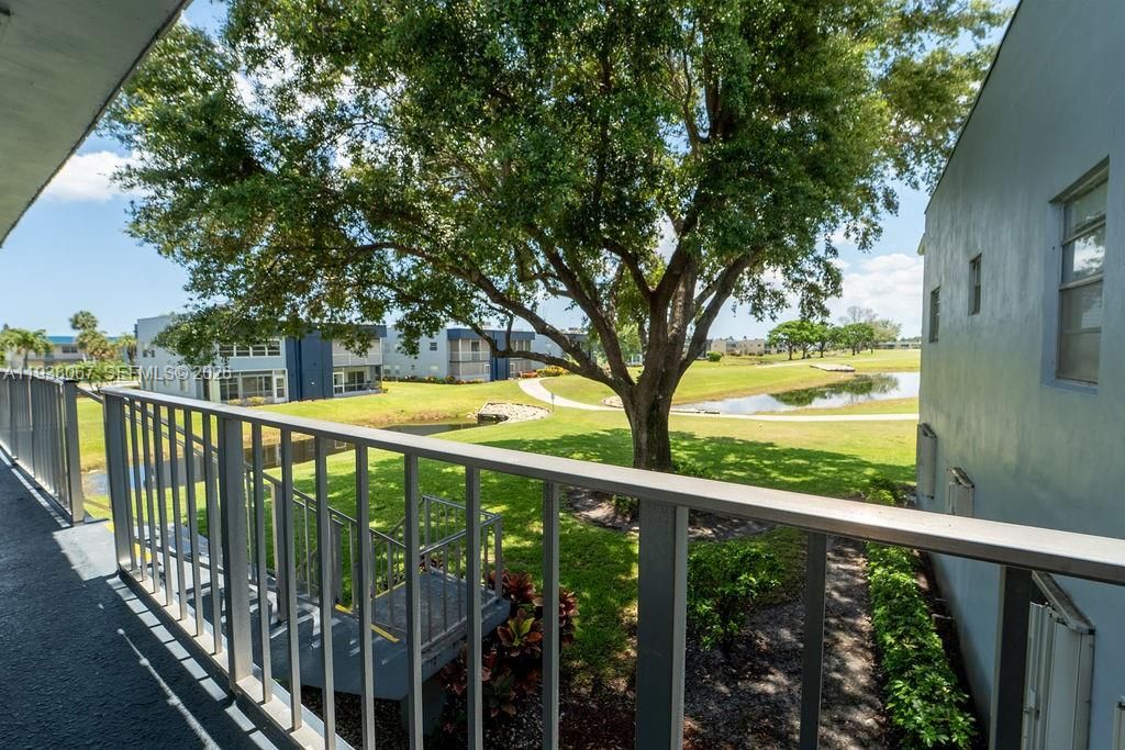 For Sale: $95,000 (1 beds, 1 baths, 760 Square Feet)