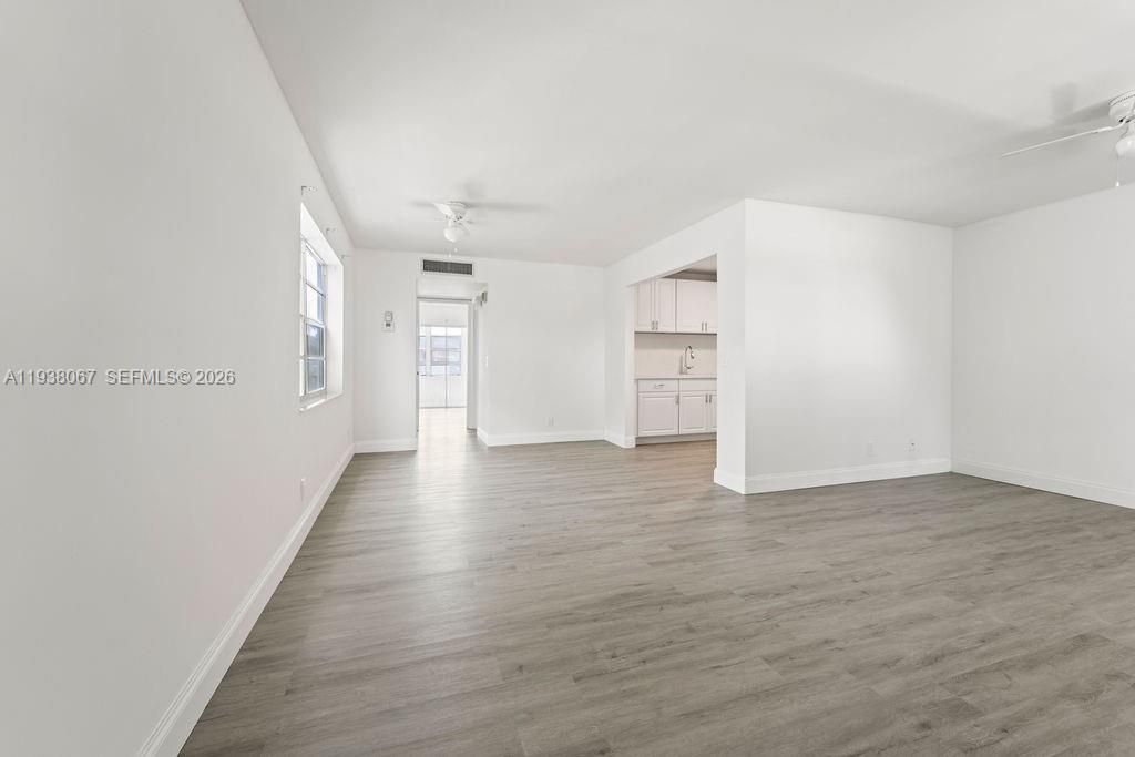 For Sale: $95,000 (1 beds, 1 baths, 760 Square Feet)