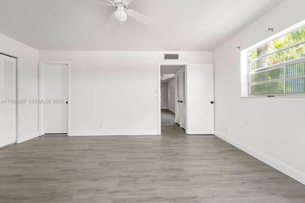 For Sale: $95,000 (1 beds, 1 baths, 760 Square Feet)