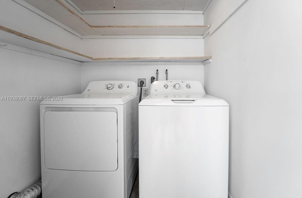 For Sale: $95,000 (1 beds, 1 baths, 760 Square Feet)