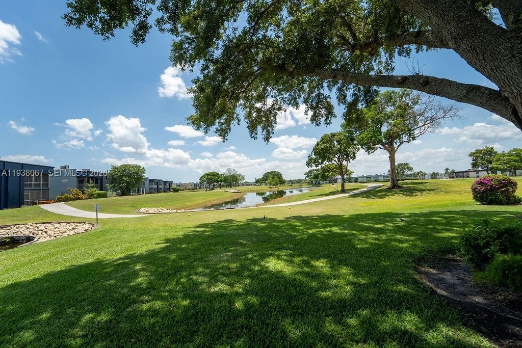 For Sale: $95,000 (1 beds, 1 baths, 760 Square Feet)