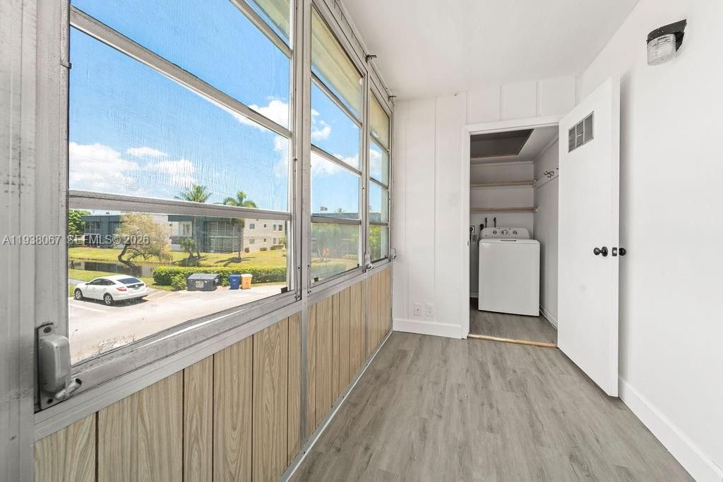 For Sale: $95,000 (1 beds, 1 baths, 760 Square Feet)