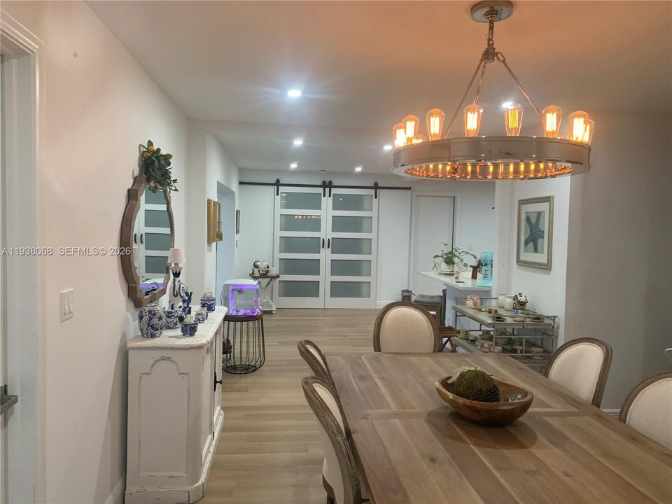 En Venta: $449,900 (3 camas, 2 baños, 1624 Pies cuadrados)