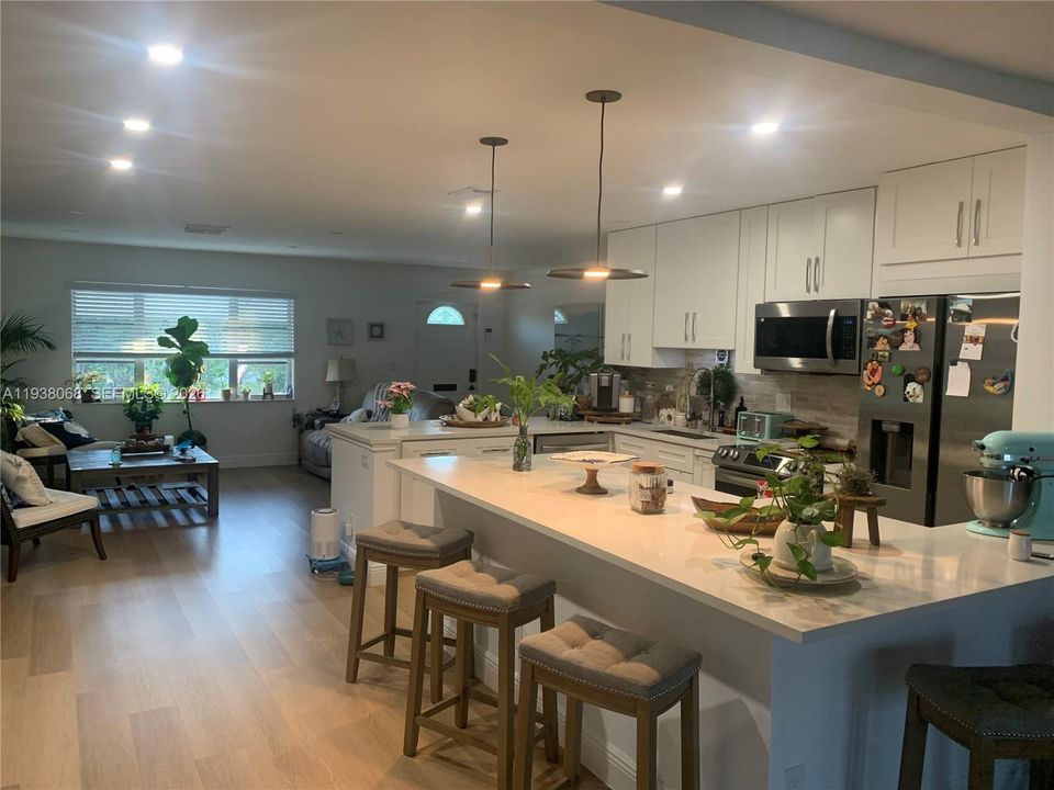 En Venta: $449,900 (3 camas, 2 baños, 1624 Pies cuadrados)