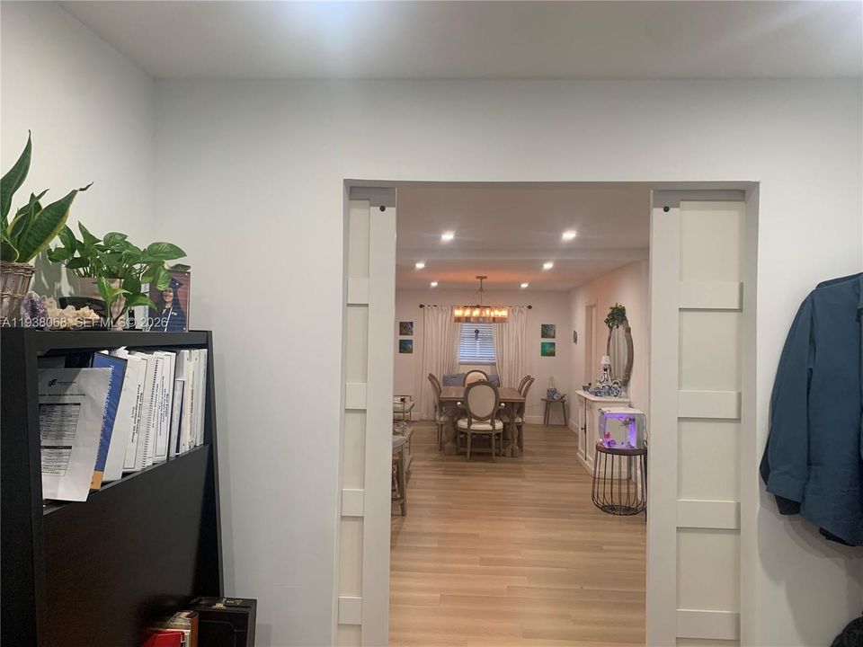 En Venta: $449,900 (3 camas, 2 baños, 1624 Pies cuadrados)