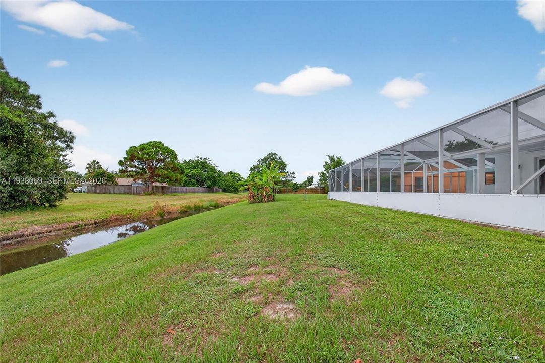 En Venta: $494,000 (4 camas, 2 baños, 2089 Pies cuadrados)