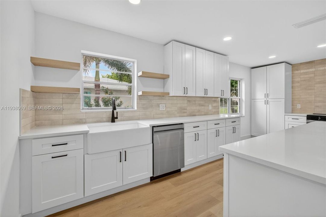 En Venta: $494,000 (4 camas, 2 baños, 2089 Pies cuadrados)