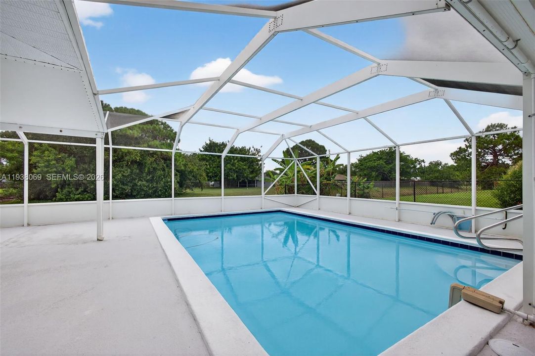 En Venta: $494,000 (4 camas, 2 baños, 2089 Pies cuadrados)