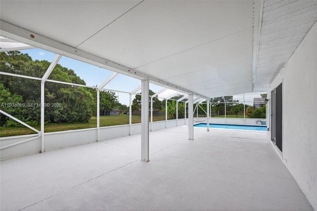 En Venta: $494,000 (4 camas, 2 baños, 2089 Pies cuadrados)