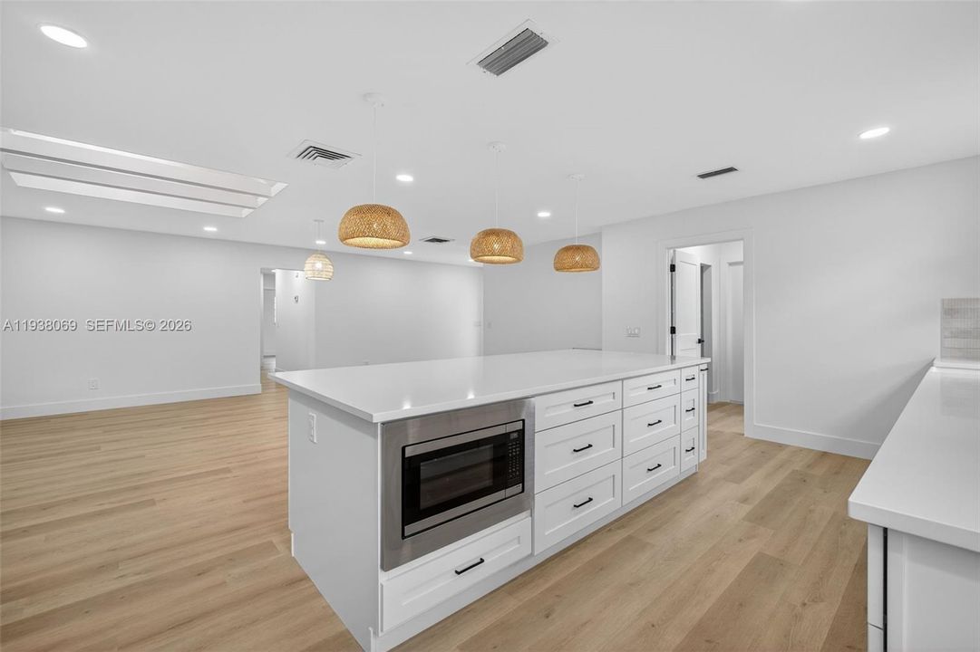 En Venta: $494,000 (4 camas, 2 baños, 2089 Pies cuadrados)