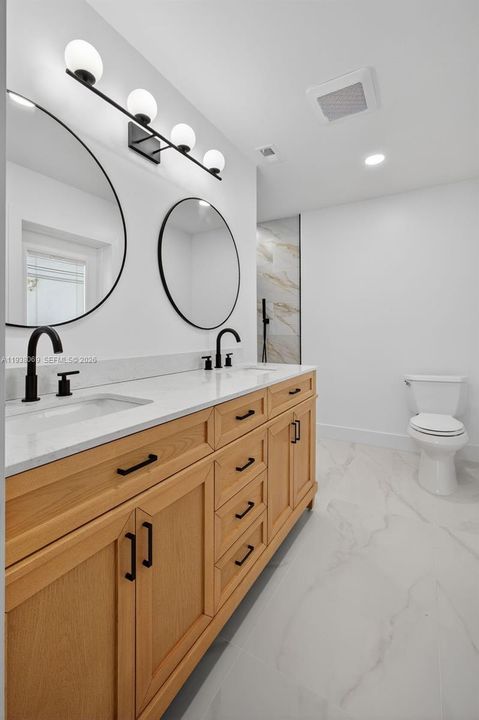 En Venta: $494,000 (4 camas, 2 baños, 2089 Pies cuadrados)