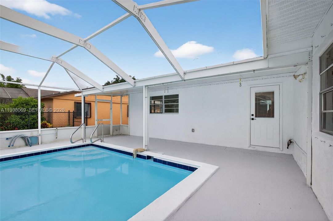 En Venta: $494,000 (4 camas, 2 baños, 2089 Pies cuadrados)