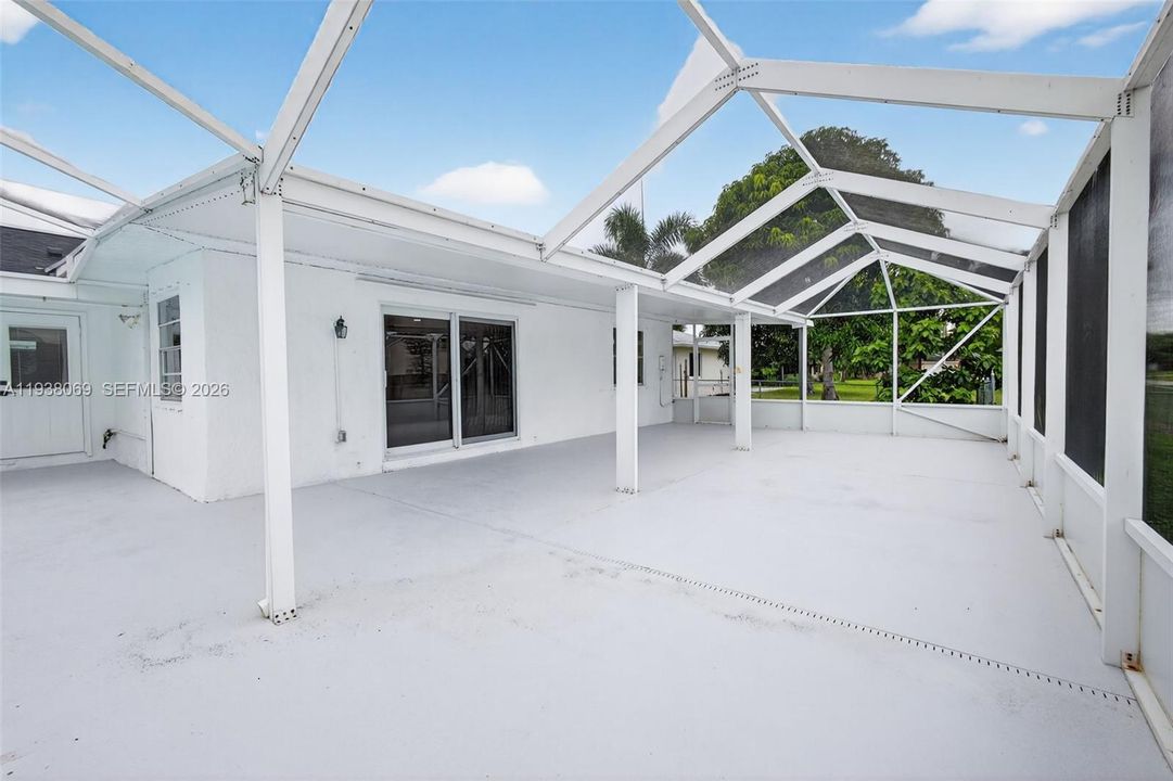 En Venta: $494,000 (4 camas, 2 baños, 2089 Pies cuadrados)