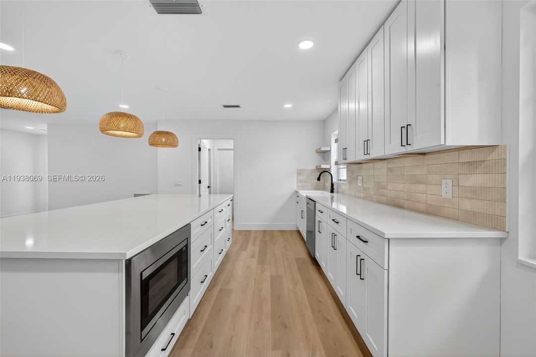 En Venta: $494,000 (4 camas, 2 baños, 2089 Pies cuadrados)