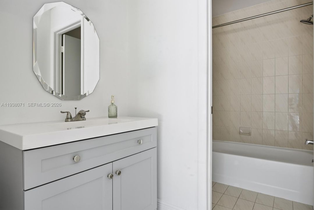 En Renta: $3,100 (3 camas, 2 baños, 1365 Pies cuadrados)