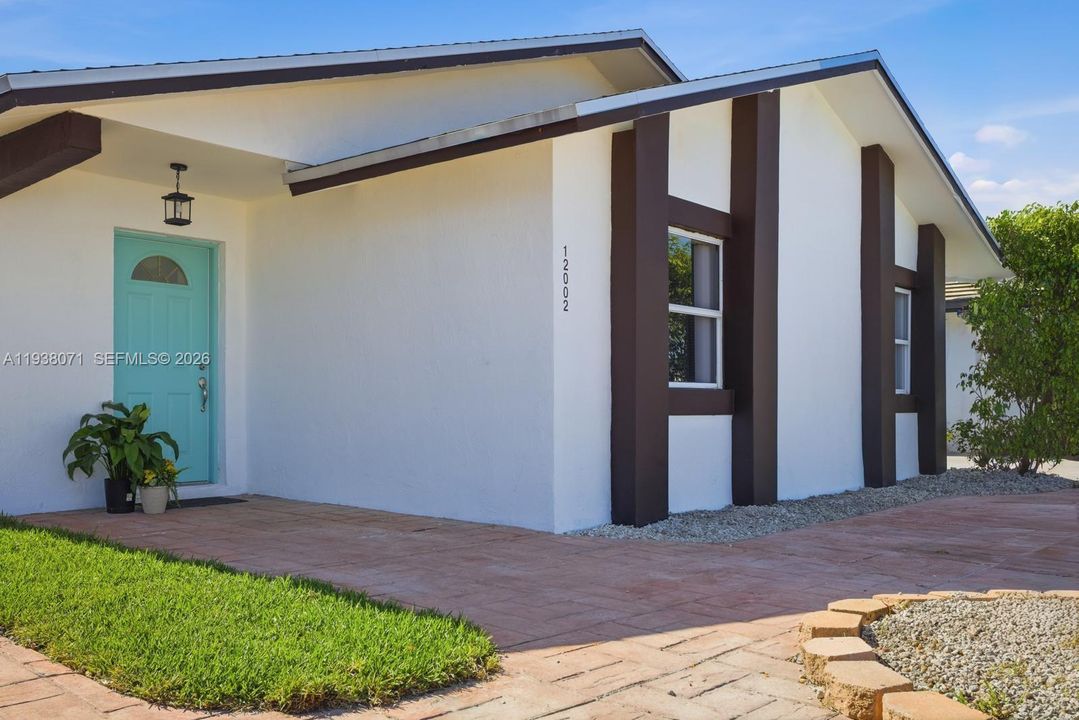 En Renta: $3,100 (3 camas, 2 baños, 1365 Pies cuadrados)