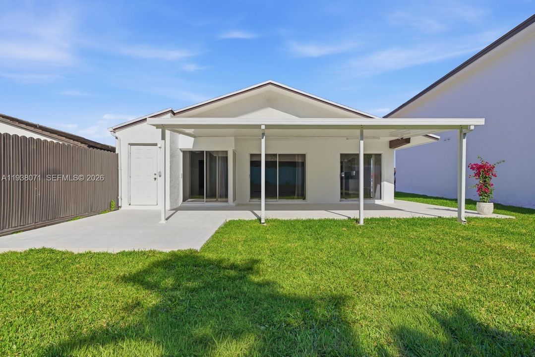 En Renta: $3,100 (3 camas, 2 baños, 1365 Pies cuadrados)