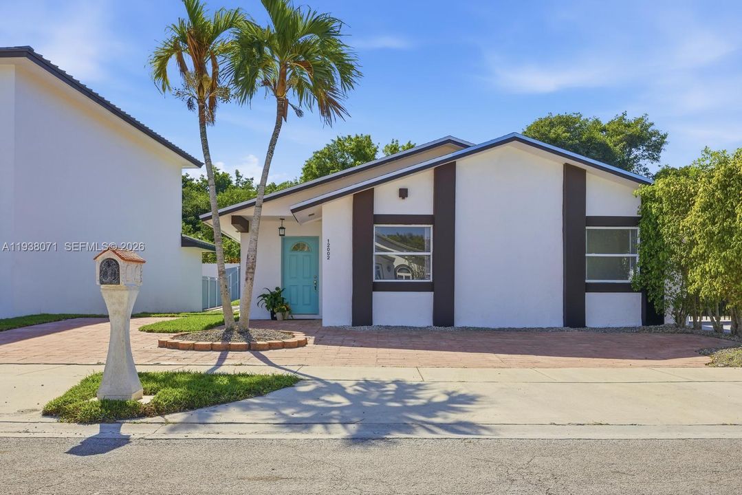 En Renta: $3,100 (3 camas, 2 baños, 1365 Pies cuadrados)