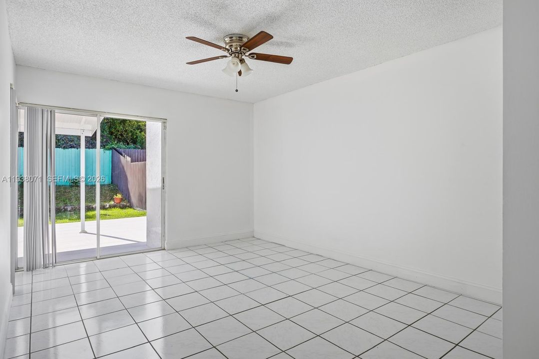 En Renta: $3,100 (3 camas, 2 baños, 1365 Pies cuadrados)