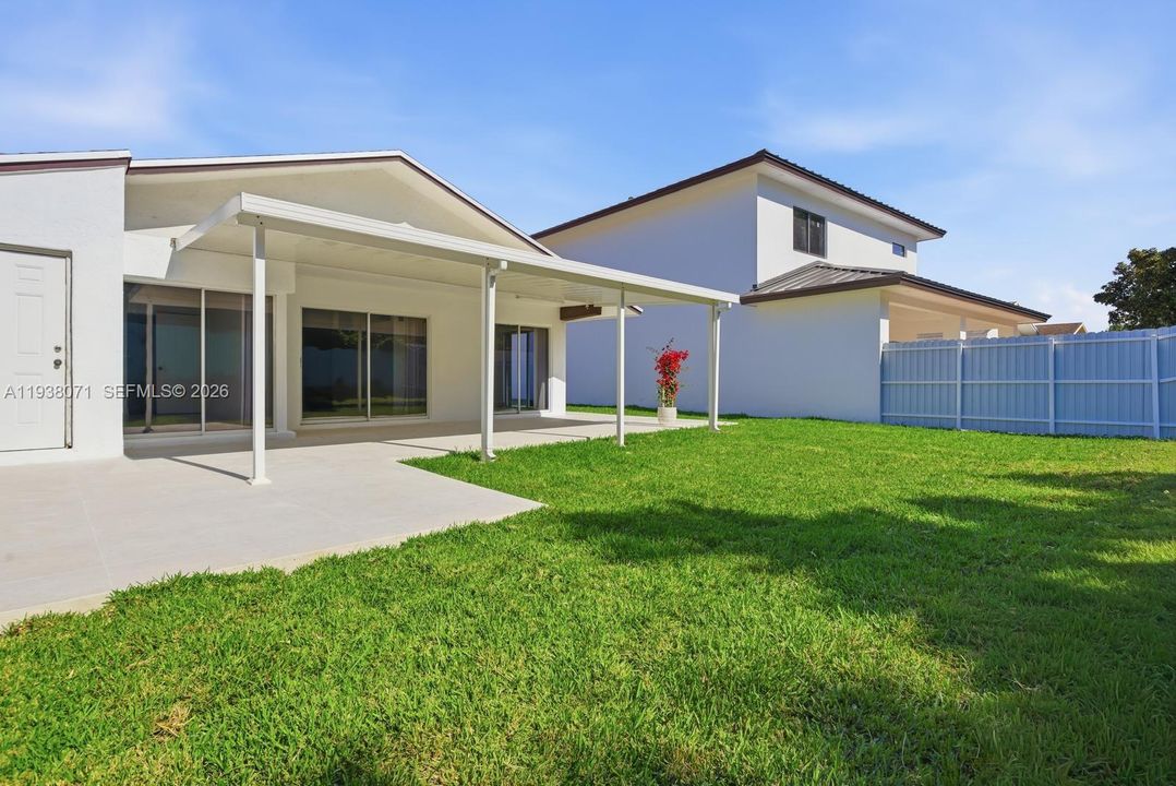 En Renta: $3,100 (3 camas, 2 baños, 1365 Pies cuadrados)