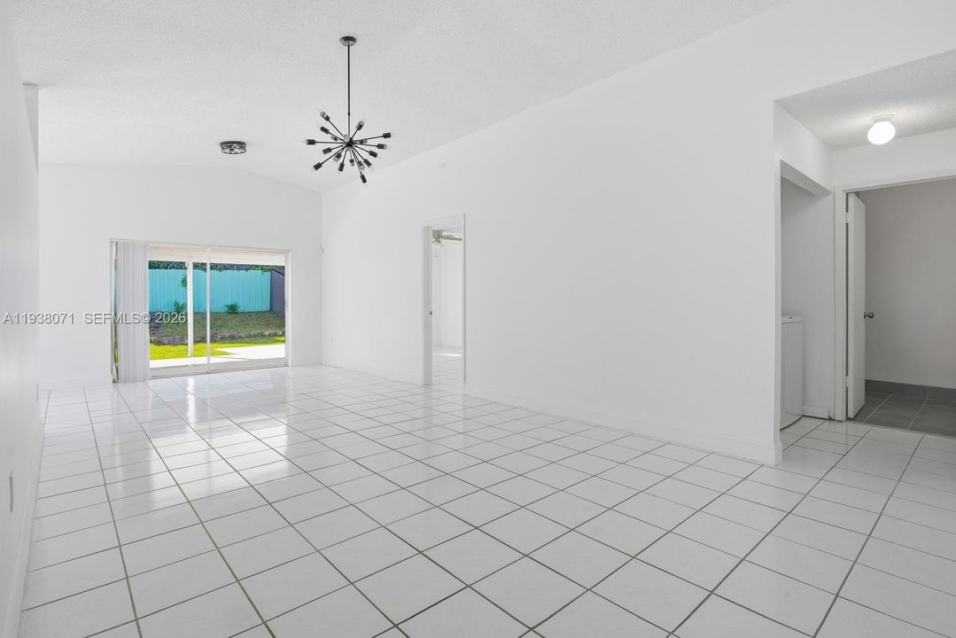 En Renta: $3,100 (3 camas, 2 baños, 1365 Pies cuadrados)