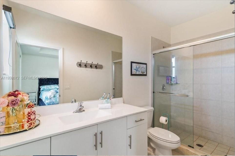 En Venta: $585,000 (3 camas, 2 baños, 1650 Pies cuadrados)