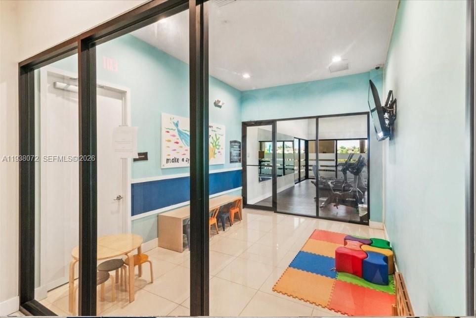 En Venta: $585,000 (3 camas, 2 baños, 1650 Pies cuadrados)