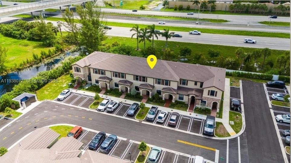 En Venta: $585,000 (3 camas, 2 baños, 1650 Pies cuadrados)