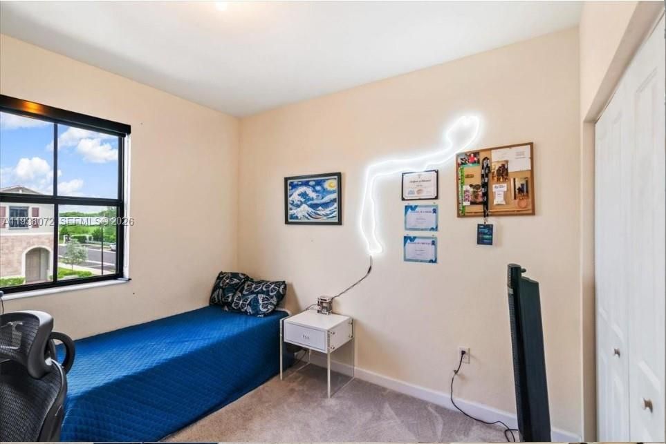 En Venta: $585,000 (3 camas, 2 baños, 1650 Pies cuadrados)