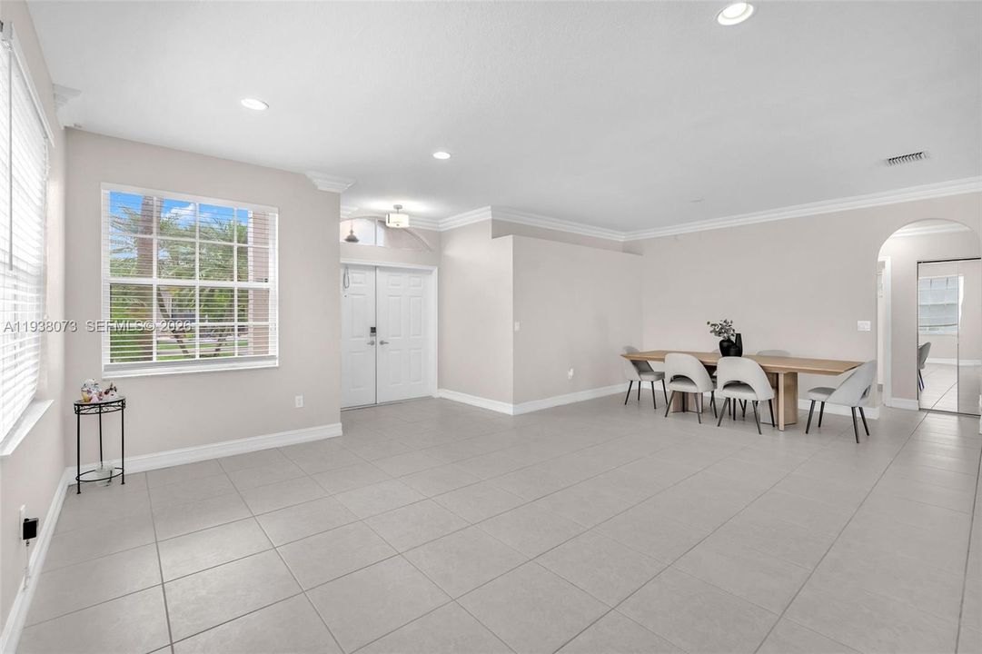 En Venta: $750,000 (4 camas, 2 baños, 2488 Pies cuadrados)