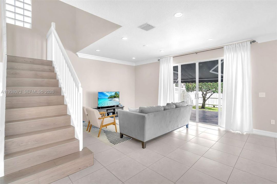 En Venta: $750,000 (4 camas, 2 baños, 2488 Pies cuadrados)