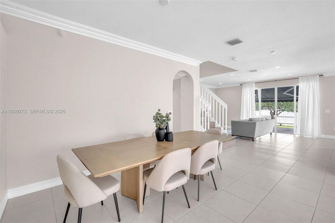 En Venta: $750,000 (4 camas, 2 baños, 2488 Pies cuadrados)